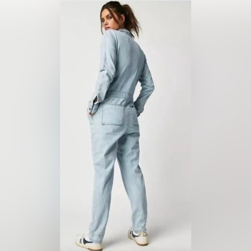 NWT FREE PEOPLE X LEE COLLAB UNIONALL DENIM JUMPSUIT MEDIUM - Picture 2 of 3